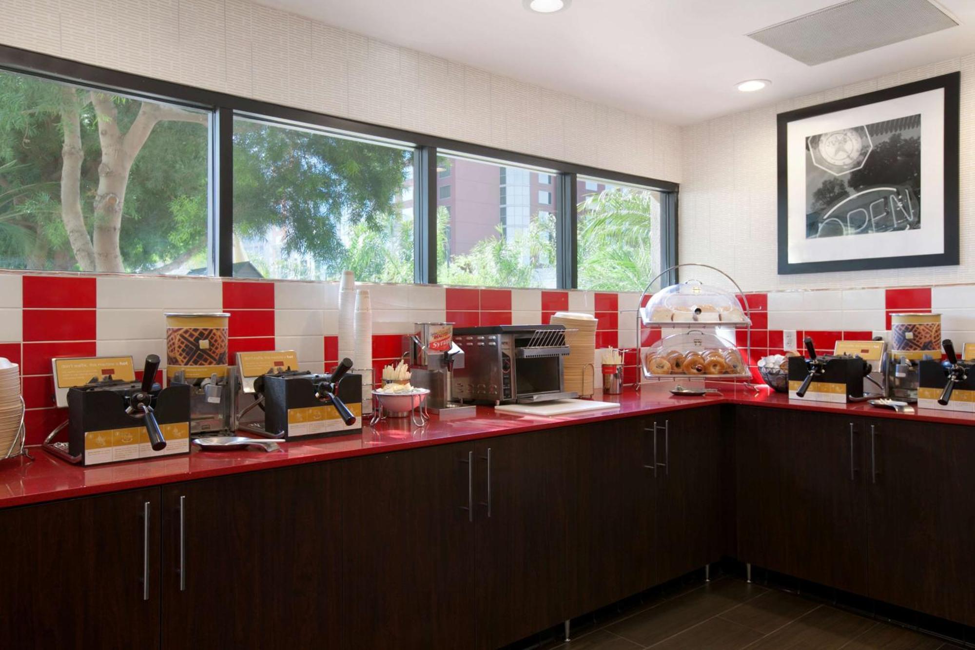 Hampton Inn & Suites Anaheim Garden Grove Exterior foto